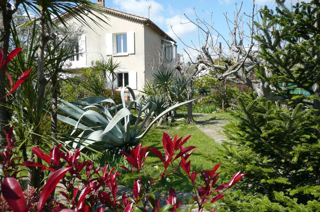 Appartement D Artiste Hyères Buitenkant foto