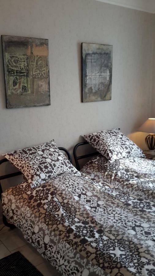 Appartement D Artiste Hyères Buitenkant foto